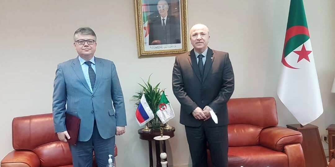 وزير المالية يستقبل سفير روسيا الاتحادية بالجزائر