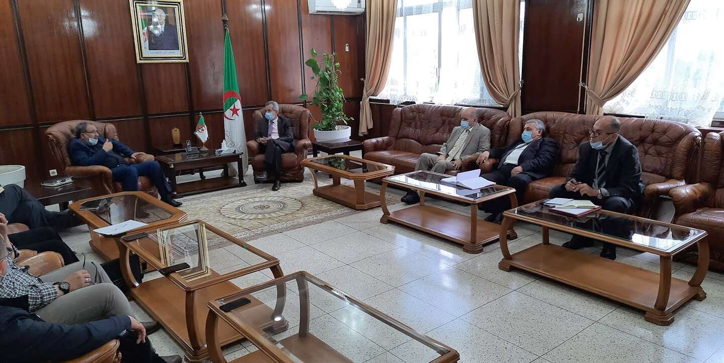 وزير الصحة يستقبل أعضاء المكتب الوطني للنقابة الجزائرية للشبه الطبي