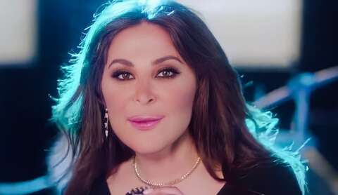 بعد وصفها بـ “أم 44″…  تطورات الدعوى القضائية بين إليسا ومخرج لبناني