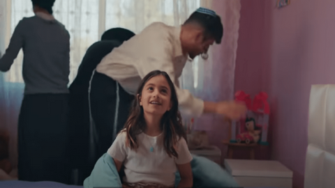 فيلم من دقيقة ونصف للمخرج الفلسطيني عمر رمال: المكان هو نحن