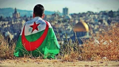 دعت الدول للتنسيق لحماية المقدسات.. أحزاب وجمعيات جزائرية تندد بالاعتداء على الأقصى