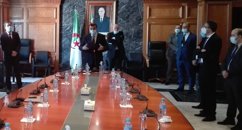 عرقاب ينظم لقاء مع إطارات وزارة الطاقة والمناجم بمناسبة العيد