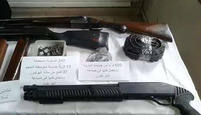 تيارت: توقيف شخصين يتاجران بالأسلحة النارية