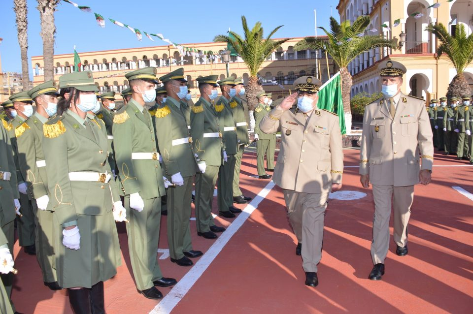 العميد بوسلجة حاج يشرف على تخرج الدفعات بالمدرسة العليا للإدارة العسكرية بوهران