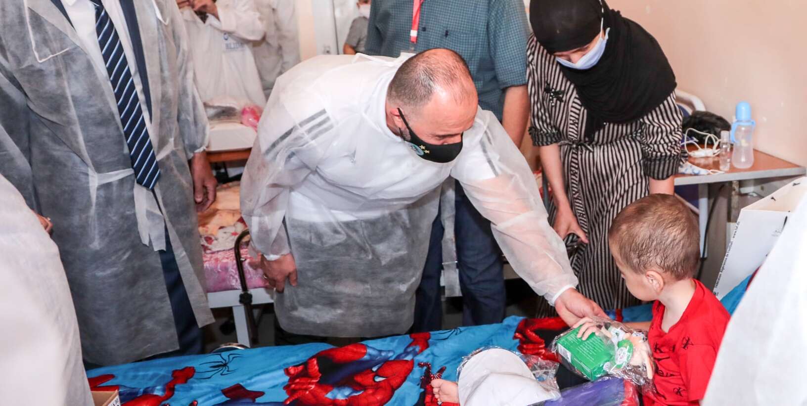بلماضي وزير السعادة والالتفاتات الإنسانية في الجزائر.. الجزائريون يتفاعلون مع مدرب “الخضر” ويطلقون عليه هذا اللقب