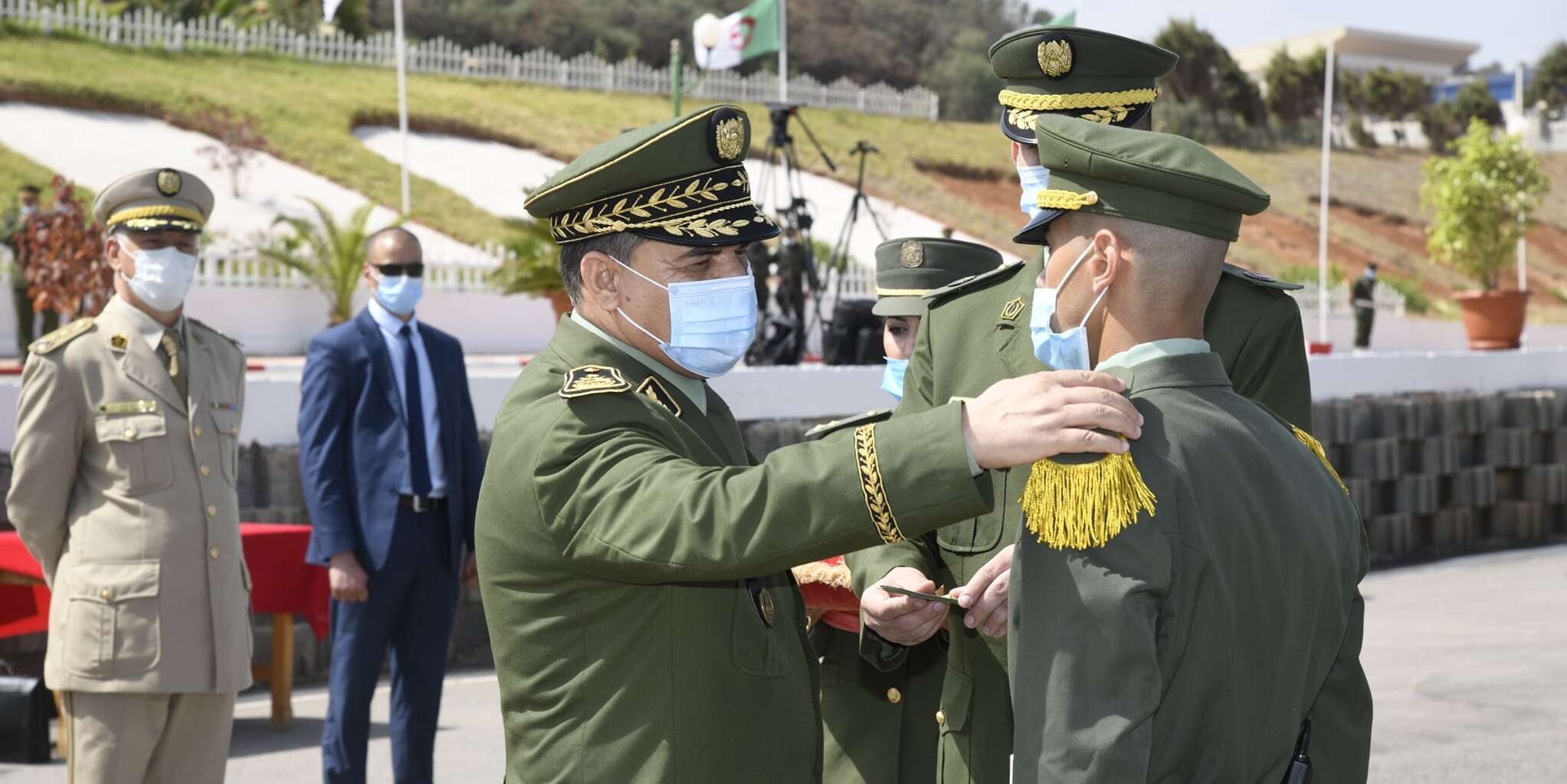 العميد قواسمية يشرف على مراسم حفل تخرج دفعات ضباط الدرك الوطني.. تأكيد على أهمية تبني أحدث المقاربات العلمية في مجال العلوم الأمنية