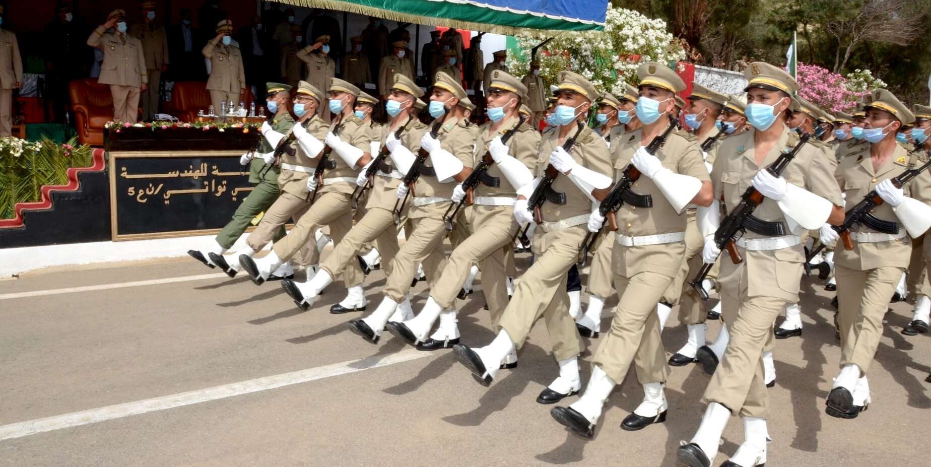 تخرج دفعات جديدة عبر عدد من المدارس العسكرية