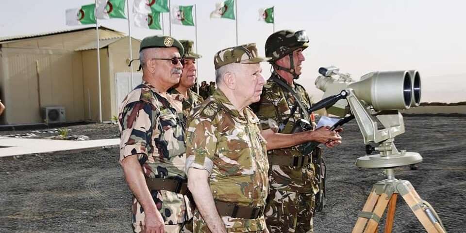 الفريق شنڤريحة يشرف على تنفيذ تمرين تكتيكي بالذخيرة الحية “نصر-2021”