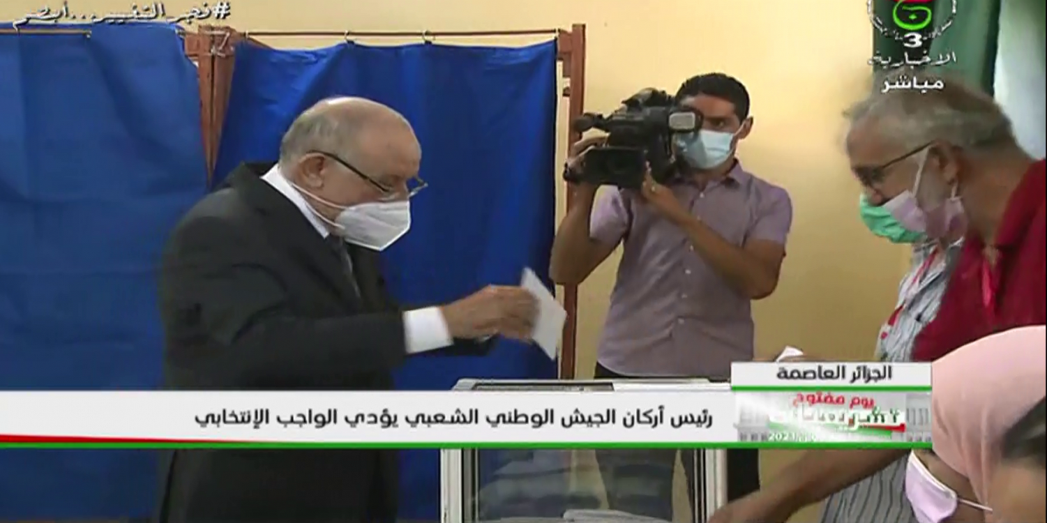 تشريعيات 2021: الفريق سعيد شنقريحة يؤدي واجبه الانتخابي
