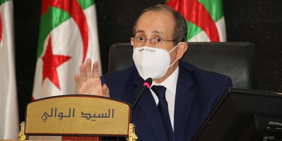 بريمي يفرض إجراءات ردعية ويهدد بتوقيف الحافلات ا بعنابة