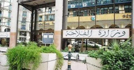 إنهاء مهام مديرة العقار الفلاحي ومدير عام ديوان تنمية الزراعة بالأراضي الصحراوية