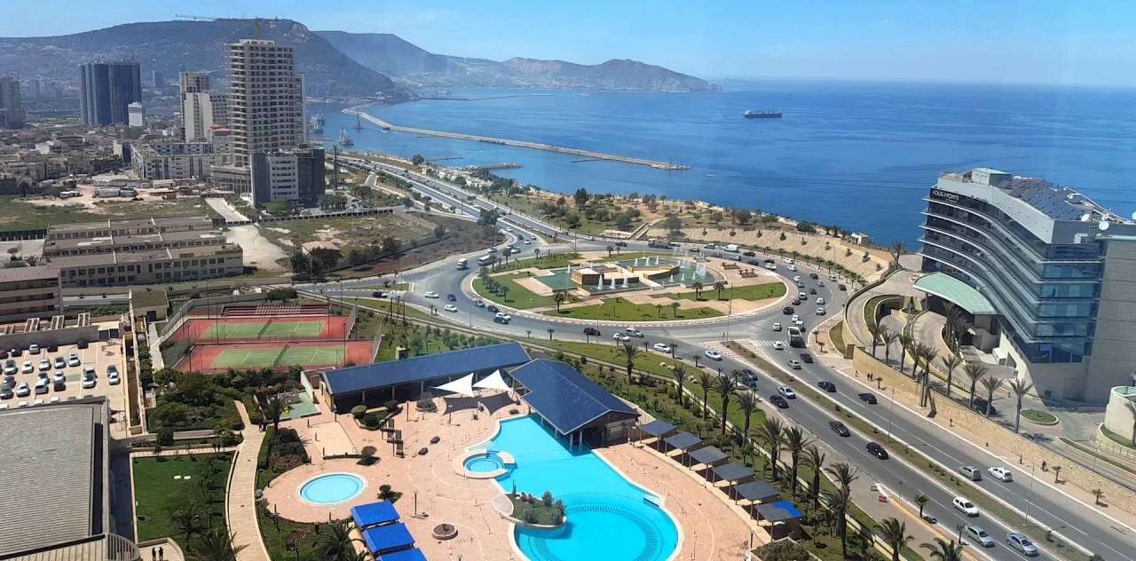 وهران.. دليل وخريطة للترويج للسياحة خلال موسم الاصطياف