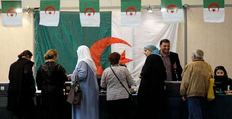 الجالية الجزائرية بتونس تؤدي واجبها الاانتخابي في ظروف جيدة