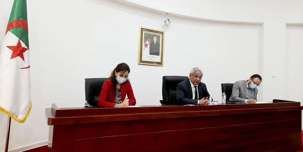 وزير الصناعة الصيدلانية يجتمع بمنتجي الأكسجين الطبي.. أوامر بمضاعفة المجهودات لتزويد المستشفيات بالأكسجين