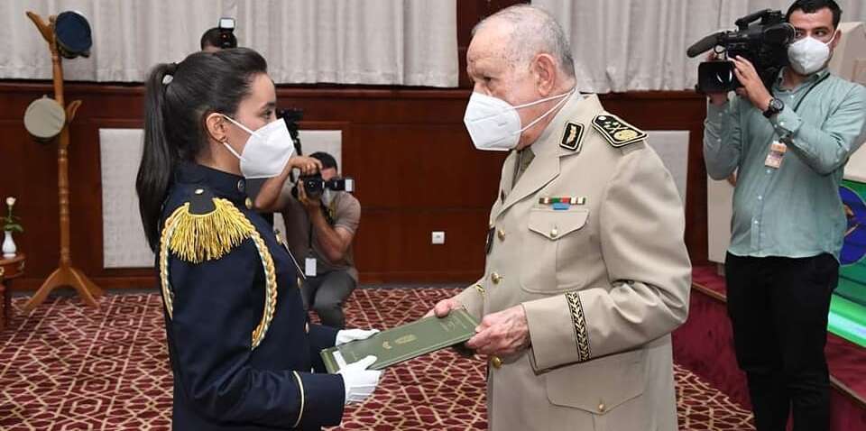 ♦ نسعى لتعزيز صفوف الجيش بنخبة من الشباب الواعي والمتحفز.. ♦ “نتائجكم خير دليل على أن مدارس أشبال الأمة مصدرا لا ينضب في تخريج الكفاءات”