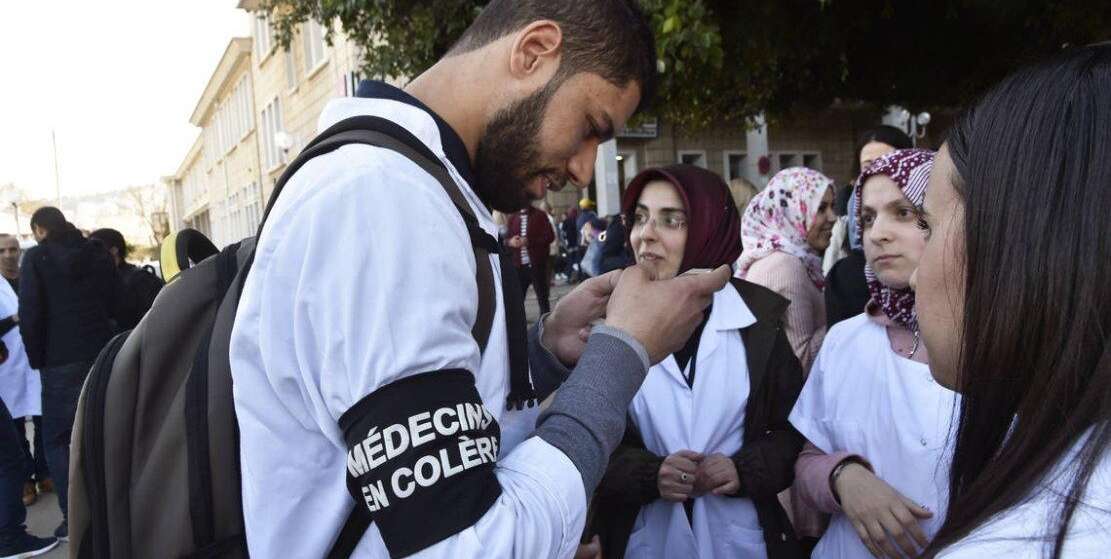 غوالي: “الطبيب المتخرج حديثا يجد نفسه غير عملي في مجال تخصصه”