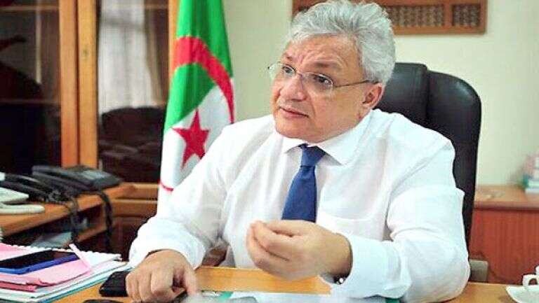 إلزام المؤسسات الصيدلانية بالتصريح الأسبوعي بمخزون المواد الموجهة للتكفل بمرضى كورونا  