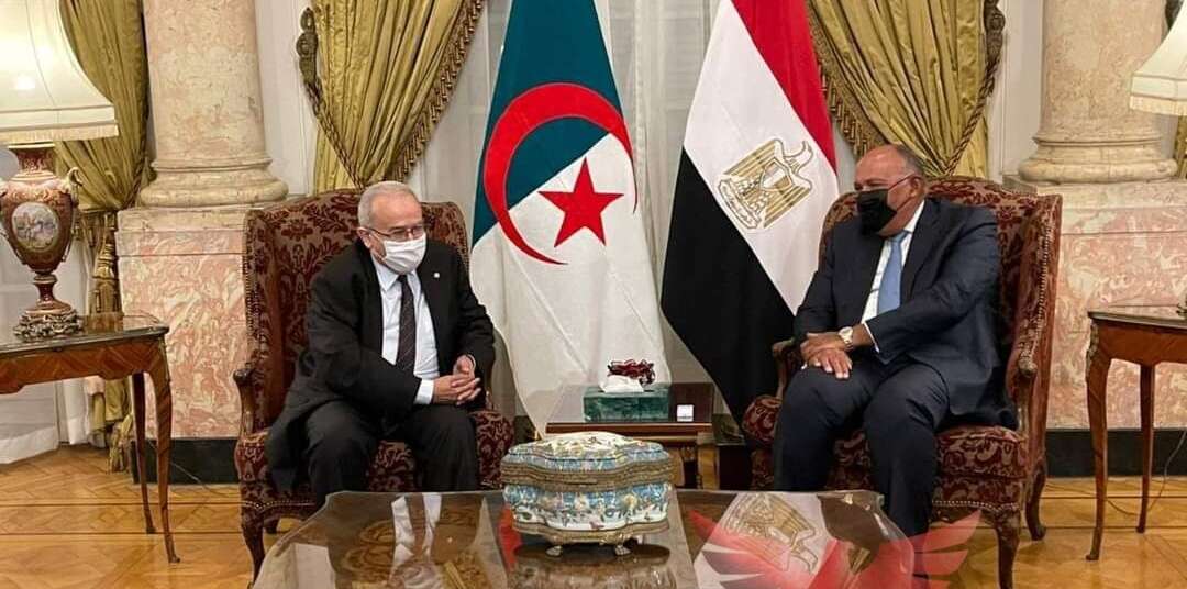 لعمامرة يتباحث مع وزير خارجية مصر مستجدات الوضع في المنطقة المغاربية