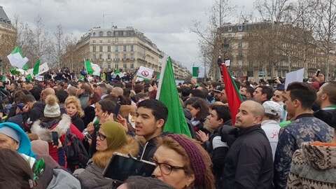 جزائريو ليون يندّدون بــ “عدائية” و”انسداد” المغرب