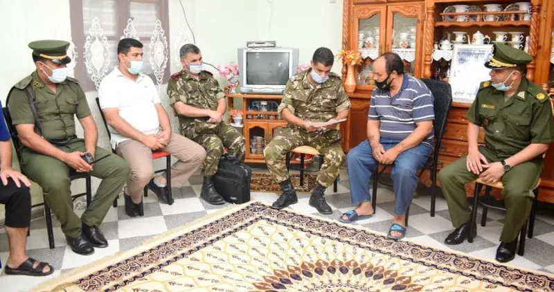 تقديم منحة لعائلات العسكريين شهداء الحرائق بالناحية العسكرية الخامسة