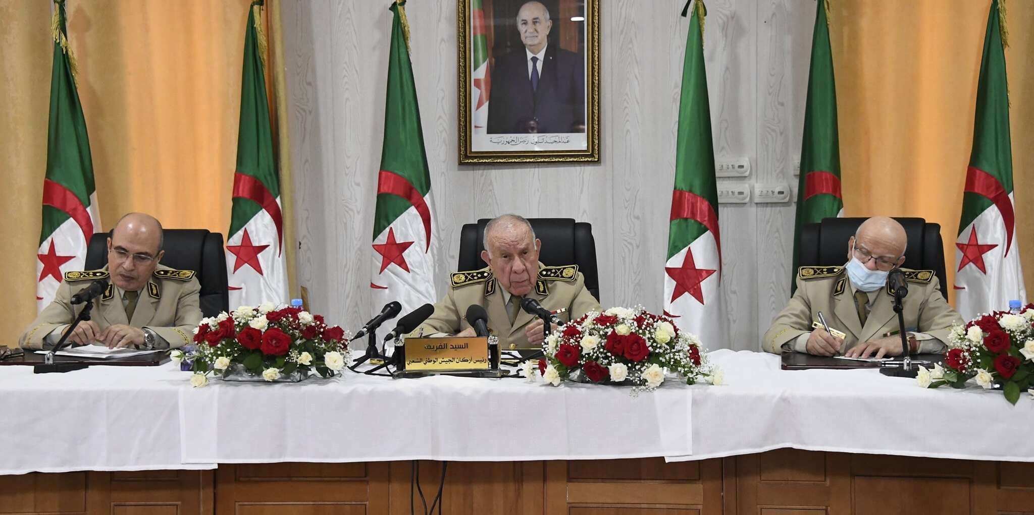 الفريق شنقريحة ينصّب المدير الجديد للإيصال والإعلام والتوجيه لأركان الجيش