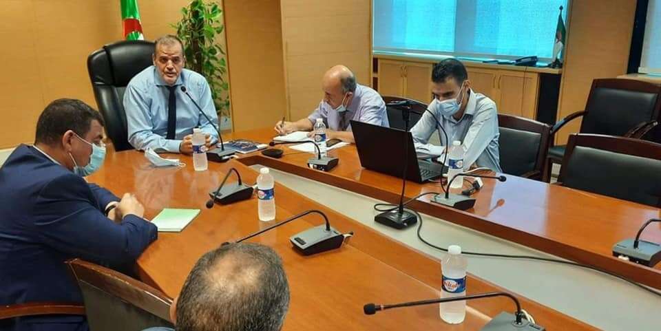 رزيق يأمر بتكثيف العمليات الرقابية على أسواق الجملة والتجزئة