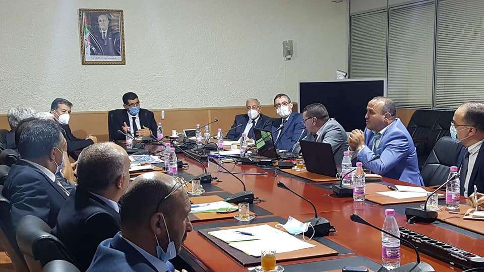 بكاي يدعو إلى الإسراع في اعتماد تزويد الموانئ بمحطات للغاز الطبيعي المميع