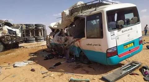 18 قتيلا و 6 جرحى بعد اصطدام شاحنة بحافلة في النعامة