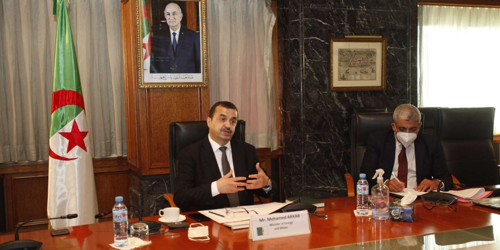 عرقاب يبحث مع خبراء من صندوق النقد الدولي آفاق تطوير المحروقات