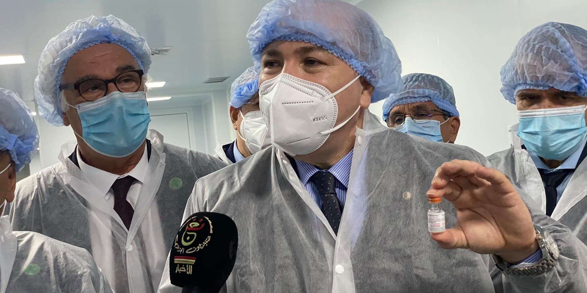 الوزير الأول يشرف بقسنطينة على الانطلاق الرسمي لإنتاج اللقاح المضاد لكوفيد-19