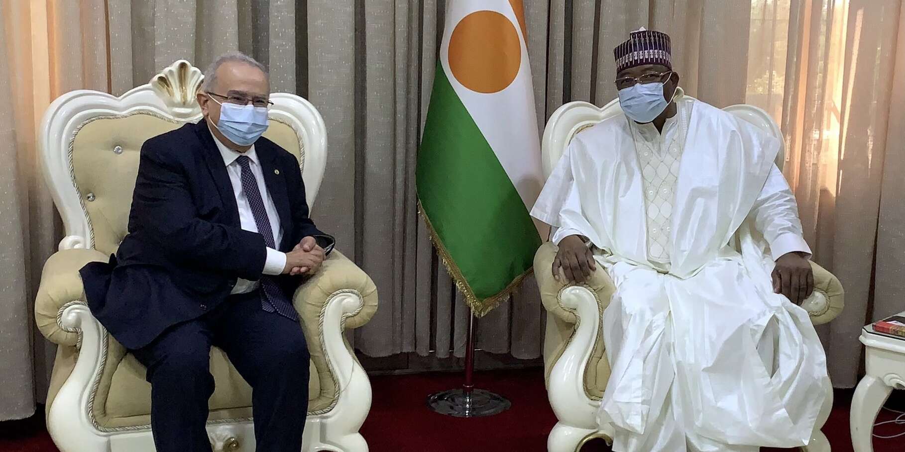 رمطان لعمامرة يستقبل من طرف رئيس وزراء النيجر