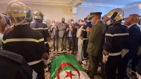جثمان الفقيد المجاهد إبراهيم غومة يشيع إلى مثواه الأخير