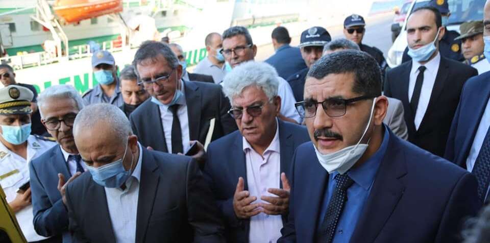 بكاي يعاين مكان وقوع حادث ميول السفينة البرتغالية بميناء الجزائر