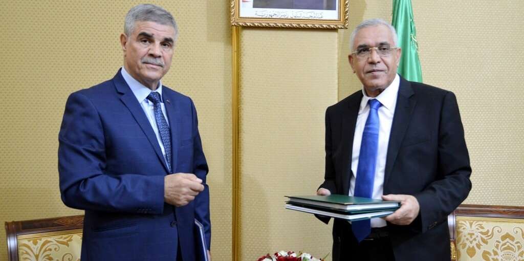 مسودة المشروع التمهيدي للقانون الأساسي للقضاء على طاولة الوزير طبي