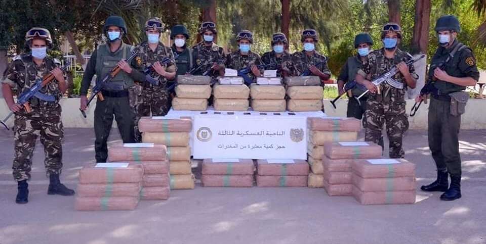 ضبط كمية “ضخمة” من الكيف المعالج بالقرب من الحدود مع المغرب
