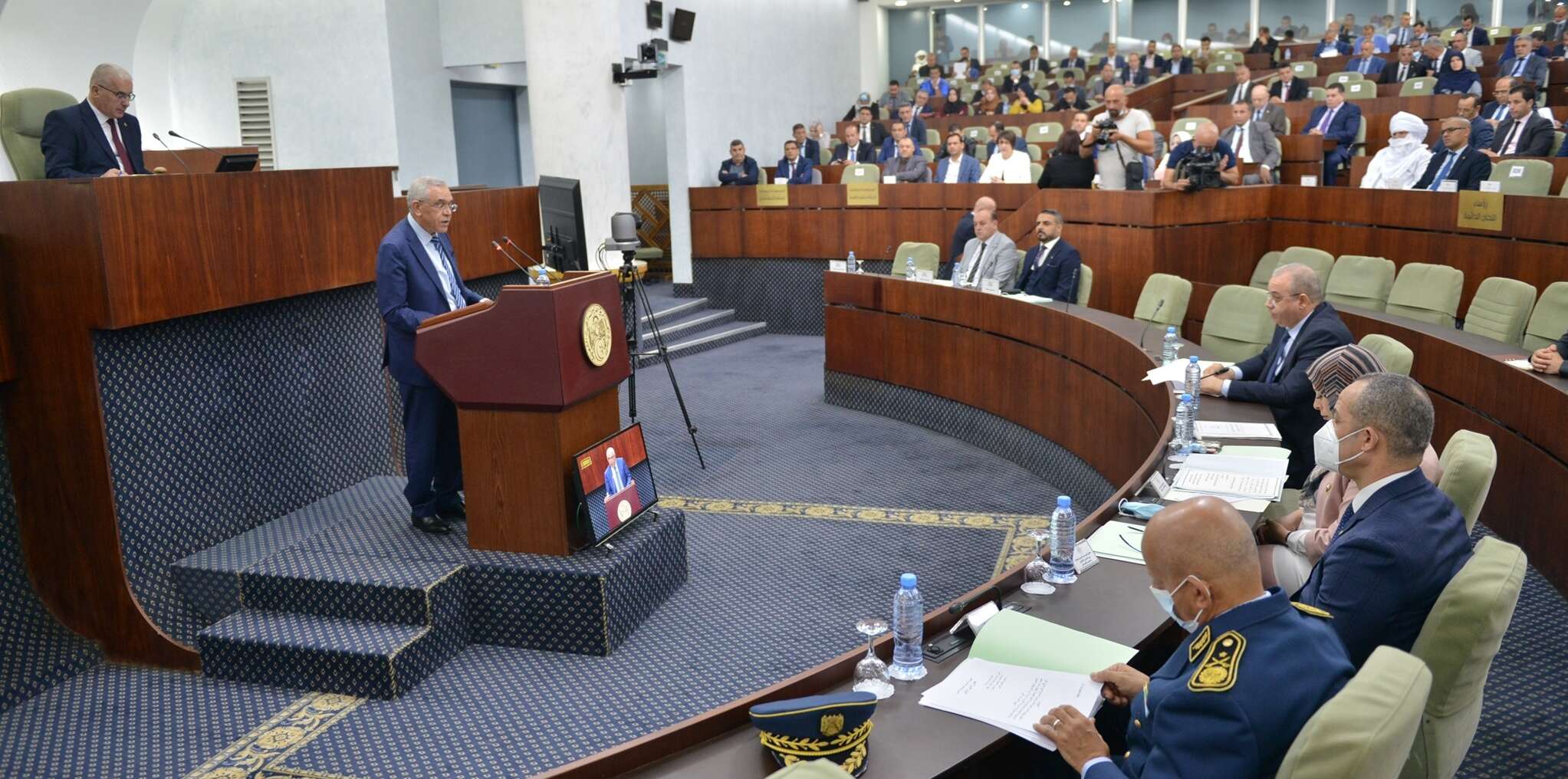 قانون العقوبات سيسمح بتسجيل الأشخاص والكيانات على صلة بالإرهاب في القائمة السوداء الخاصة بهم… ♦ المصادقة على مشاريع قوانين تخص 12 أمرية رئاسية