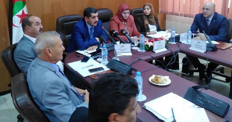 بكاي يتعهد بتشجيع استثمار الخواص وتطوير النقل الجوي والبحري والبري