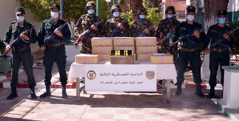 الجيش يوقف 4 عناصر دعم للإرهاب ويحبط إدخال 625 كلغ كيف من المغرب