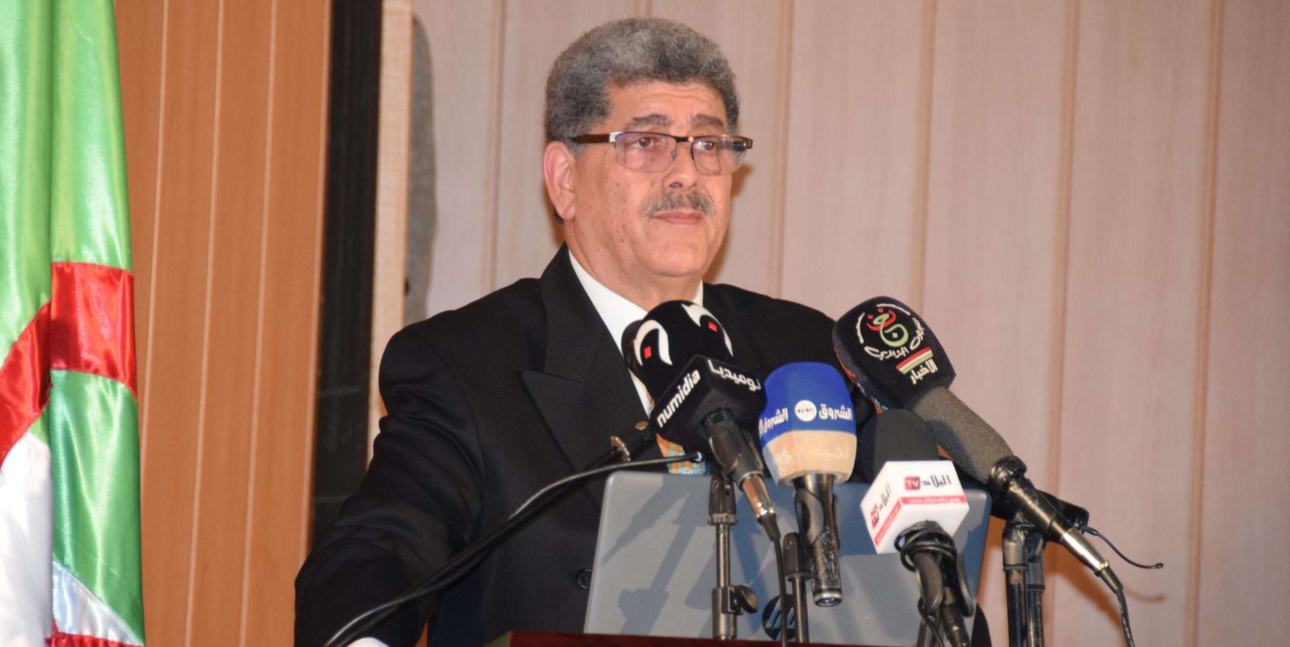 الباحث والمحلل السياسي بن سعادة يؤكد: “تصريحات ماكرون عدوانية تتماشى مع أفكار التنظيمات الإرهابية”
