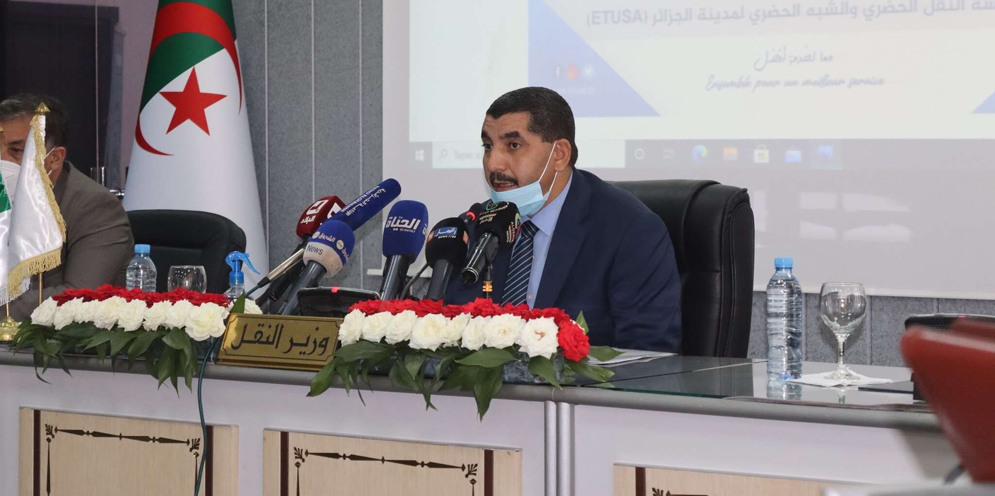 بكاي يكشف عن إنشاء شركة متخصصة في صيانة وإصلاح الطائرات، ويعلن: وزارة النقل استقبلت 28 طلبا لإنشاء شركات للنقل الجوي والبحري
