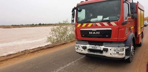 إليزي: إنقاذ 30 شخصا حاصرتهم سيول الأمطار