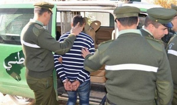 الجلفة: تحرير رهينة مكبل في صندوق سيارة وتوقيف مختطفيه  