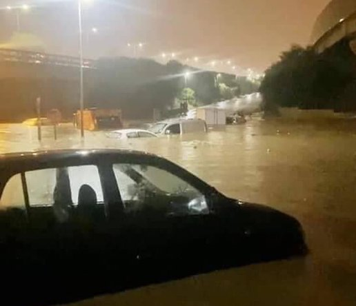 فيضانات بسبب الأمطار الغزيرة      