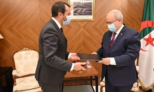 لعمامرة يستقبل المقيم الجديد للأمم المتحدة بالجزائر