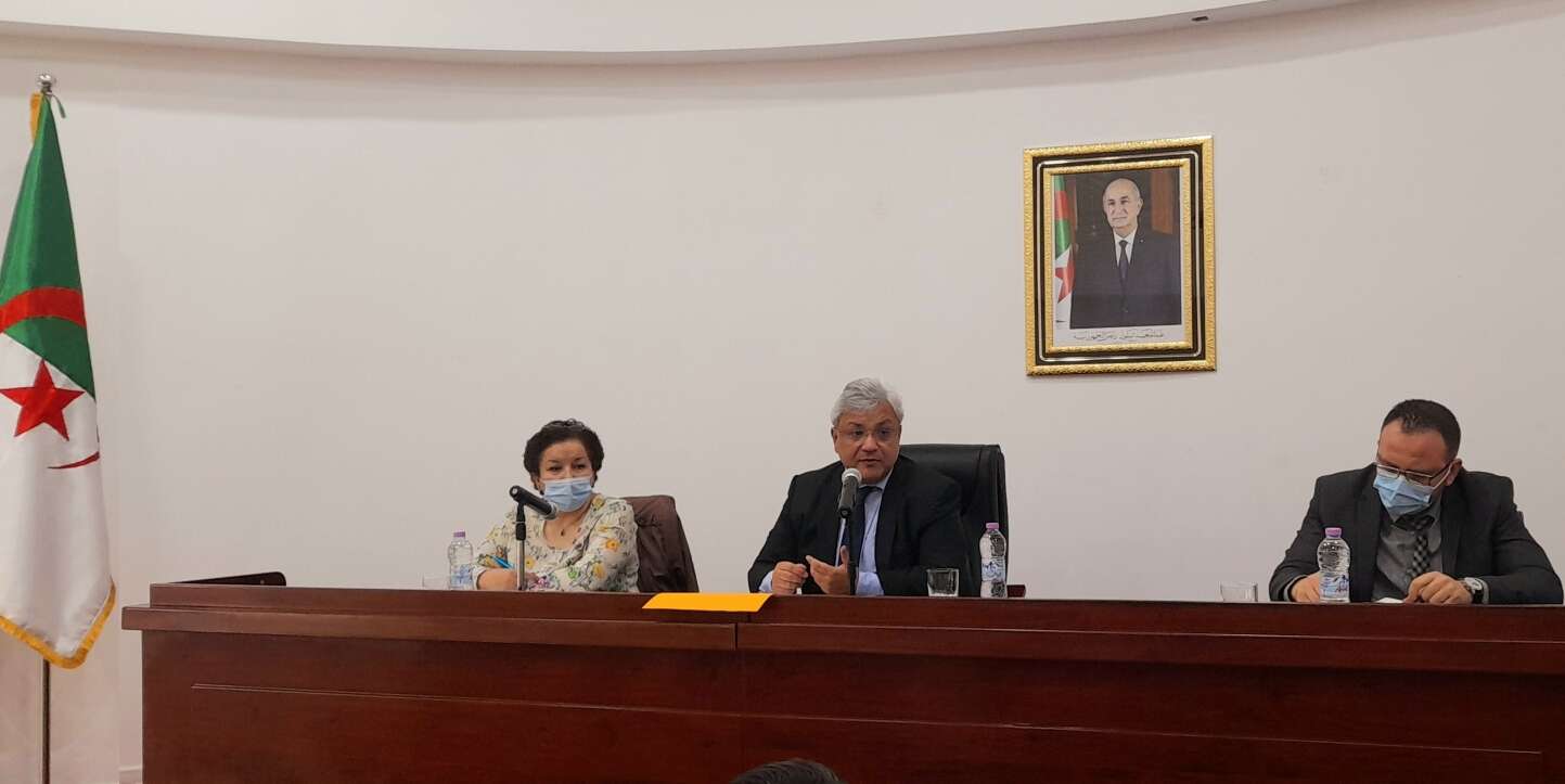 بن باحمد يأمر منتجي الأكسجين برفع قدرة الإنتاج والتخزين