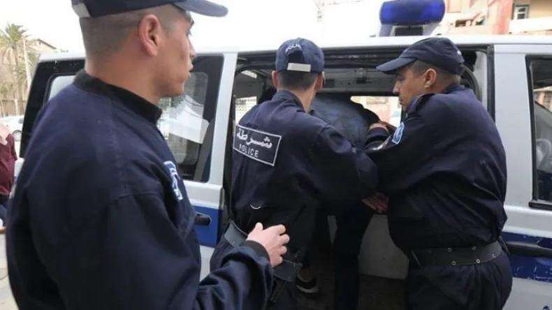 العاصمة: توقيف موظفي بلدية ضمن 11 متورطا في تزوير وثائق مركبة  