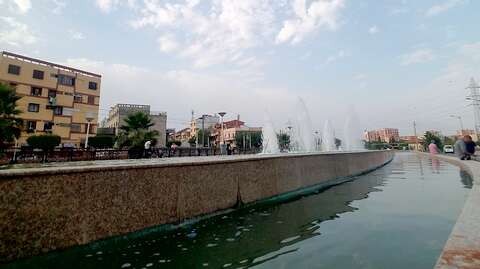 السلطات المحلية تتحرك لتطهير المحيط.. شباب يلوثون نافورة باب الزوار