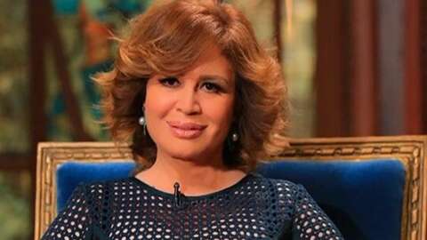 بظهورها بدون حجاب في صلاة جنازة مها أبو عوف.. إلهام شاهين تثير ضجة