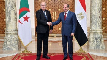الذكرى الـ71 لاندلاع ثورة أول نوفمبر المجيدة: رئيس الجمهورية يتلقى تهاني نظيره المصري