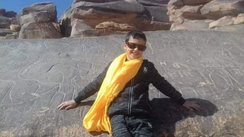الصغير كريم بوجناح يبدع في وصف تاغيت السياحية